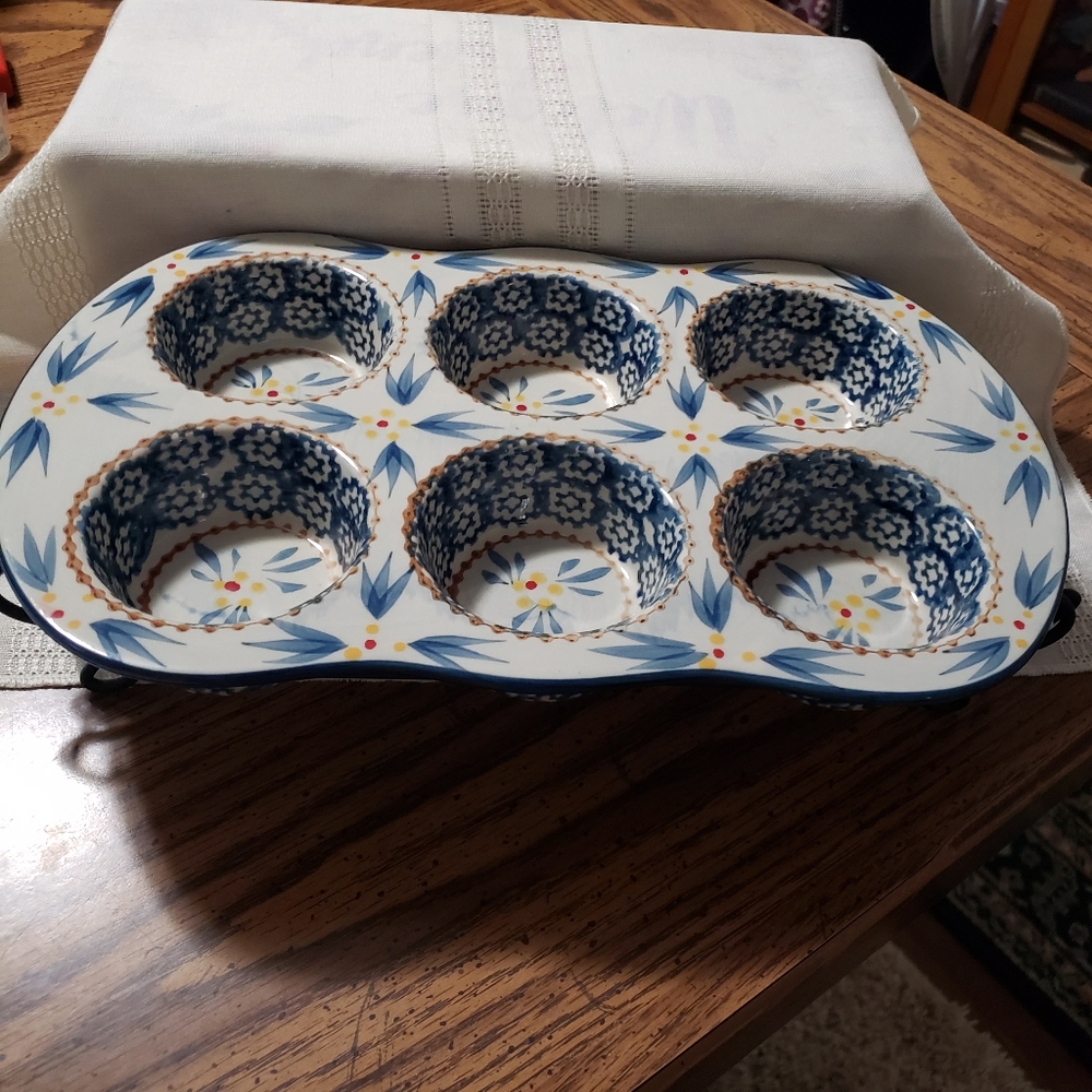 Beautiful NWOT Temptations Floral Blue Cupcake Pan and Wire Rack - Picture 7 of 9